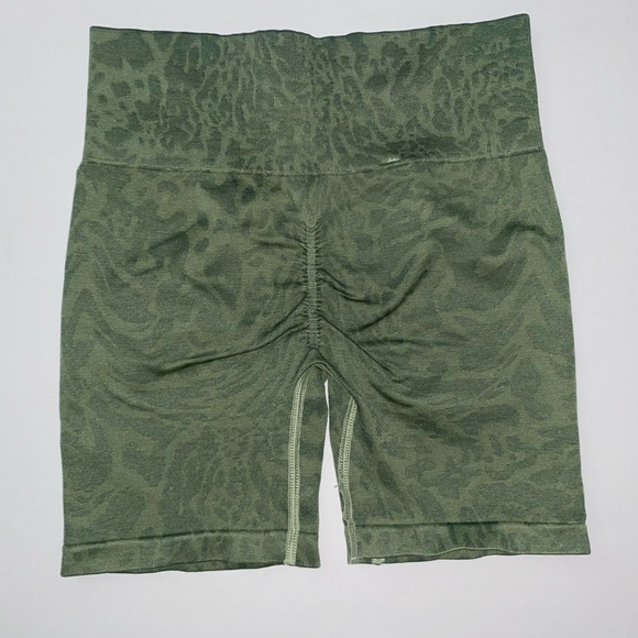 Gymshark Adapt Safari Greens Shorts and Minimal bra Bundle - Picture 3 of 5